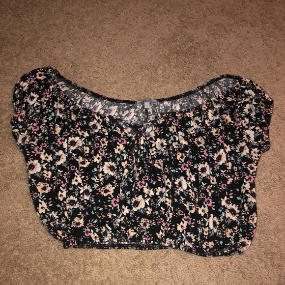 4 crop tops - Picture 1 of 5